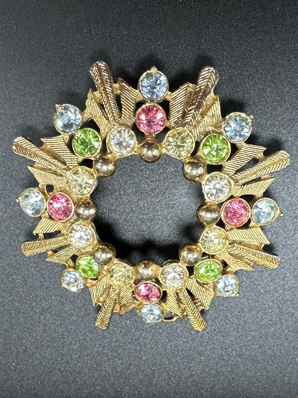 Roger Michael Ltd. Gold-Tone Multicolor Crystal Starburst Wreath Pendant 2”